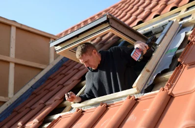 Pose de fenêtres de toit Velux à Outremécourt